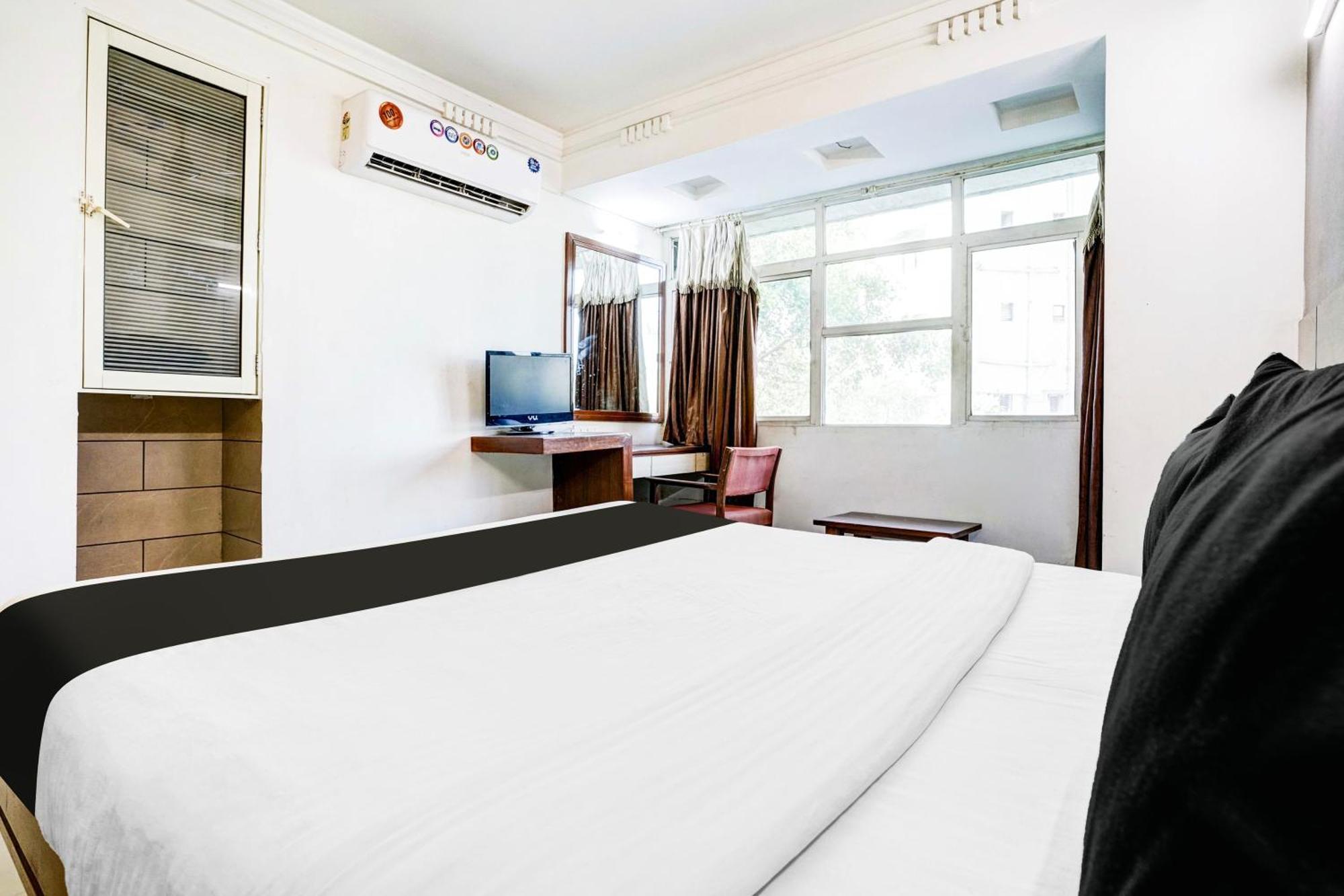 Hotel O Shanti Sadan Ahmedabad Esterno foto